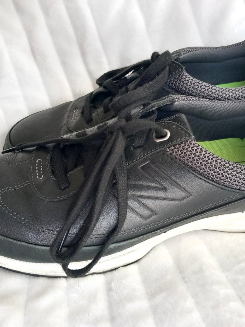 New Balance Women's 10 - Black